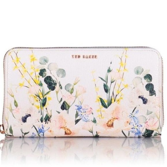 Ted Baker London Handbags - 🆕NWT💷Ted Baker Serena Elegant Zip Leather Wallet